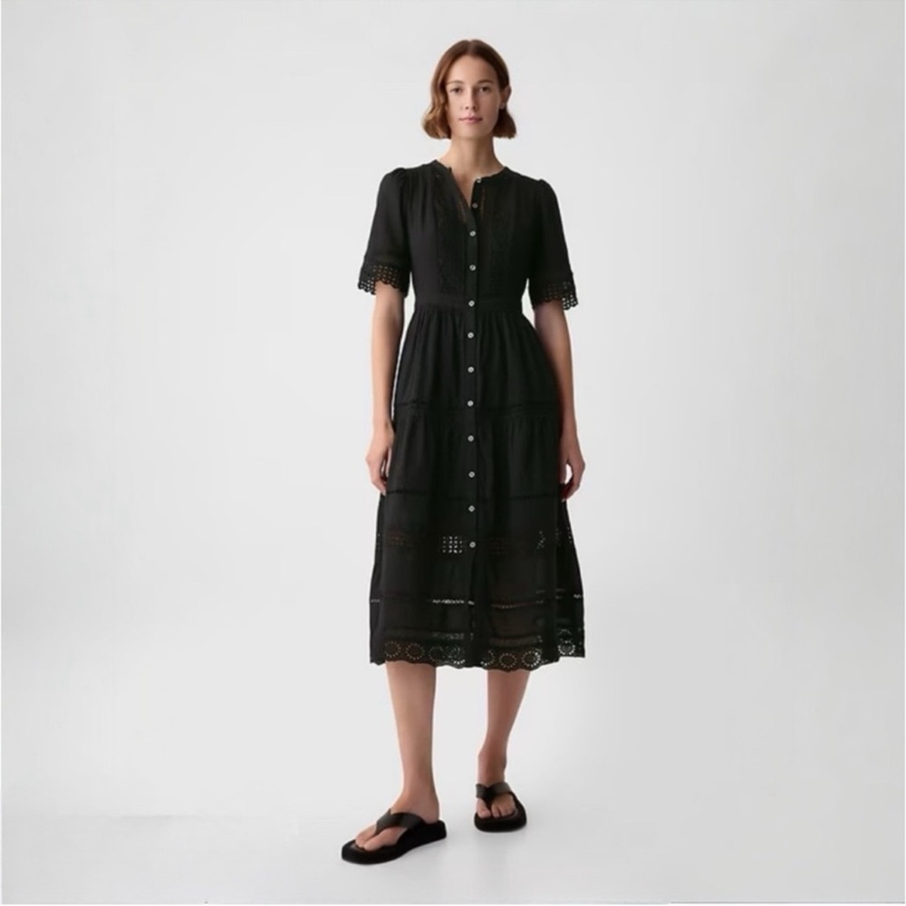 NWOT GAP Lace Midi Dress 👗 
Size Medium Never Worn